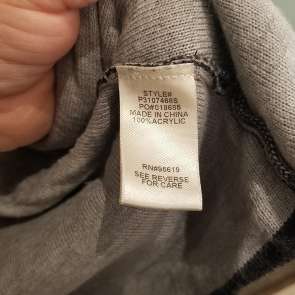 Studio petite sweater size ps - Picture 4 of 5